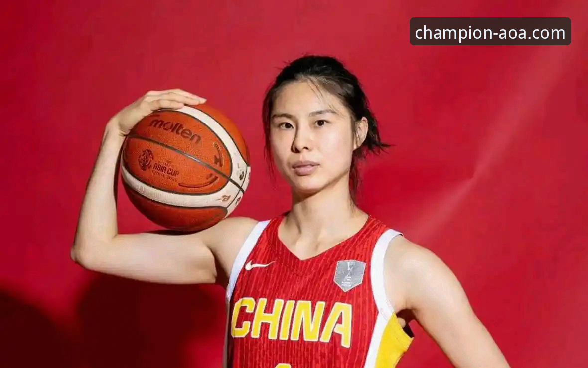 中国女篮资格赛关键一胜最新战报：王思雨下半场爆发，双塔战术显成效